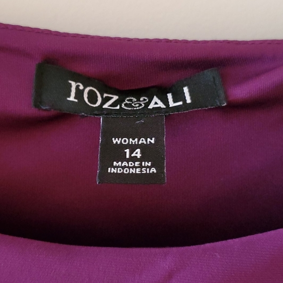 Rouched Form Fitting Slinky Dress - Picture 4 of 4